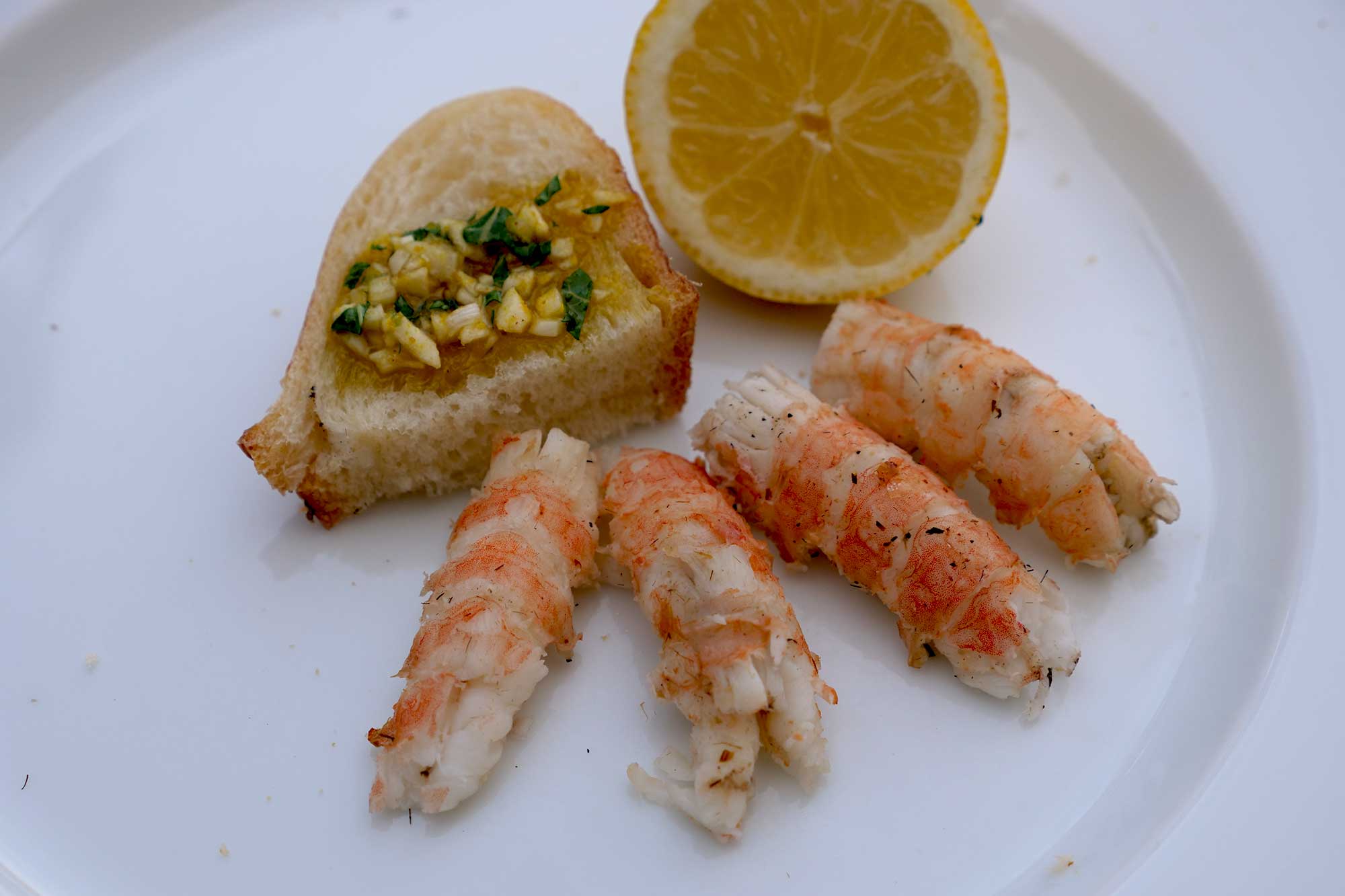 Scampi grillen mit Knoblauch Dip