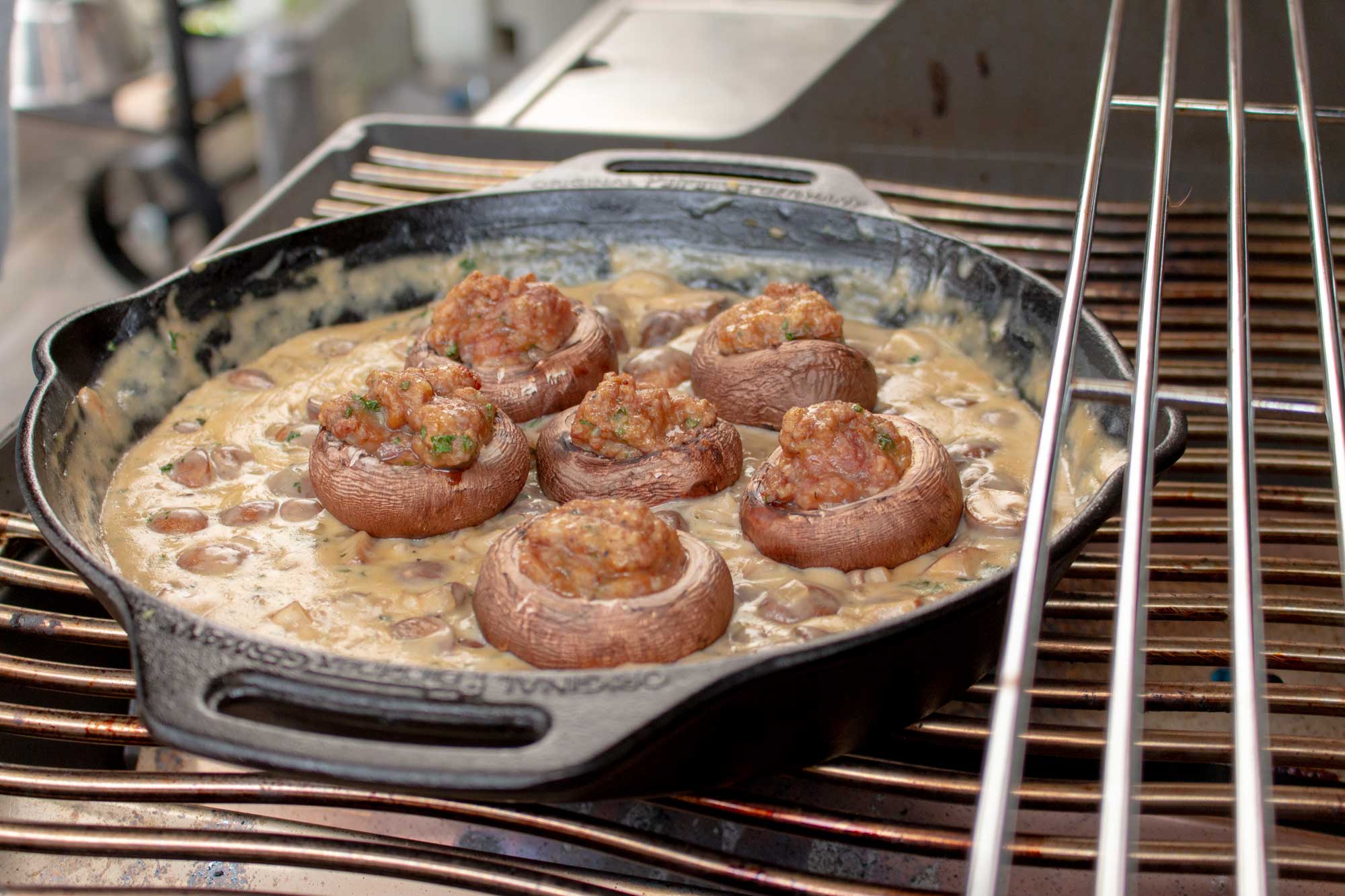 Champignon Pfanne mit gefüllte Pilzen Rezept