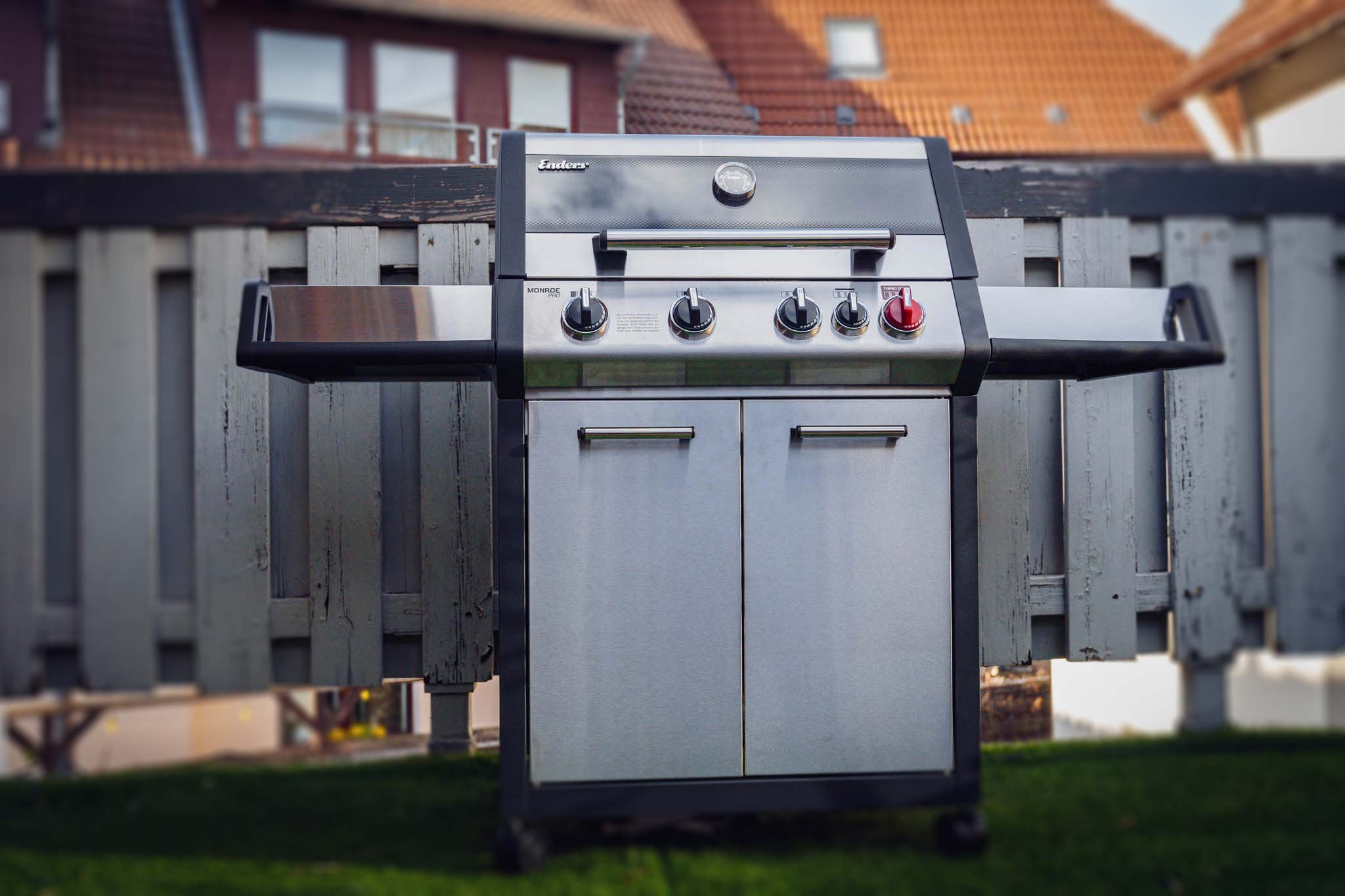 ALDI Grill: Enders Gasgrill Monroe Pro 4 SI TURBO