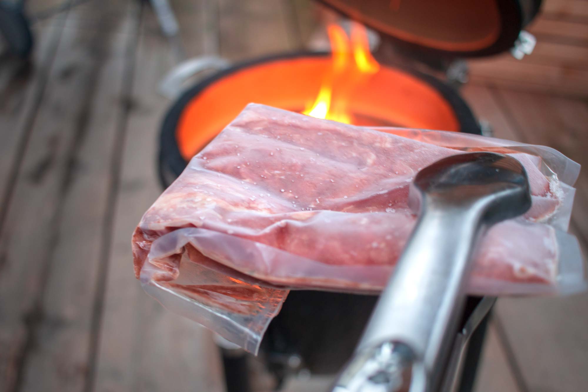 Gefrorenes Fleisch auftauen und grillen