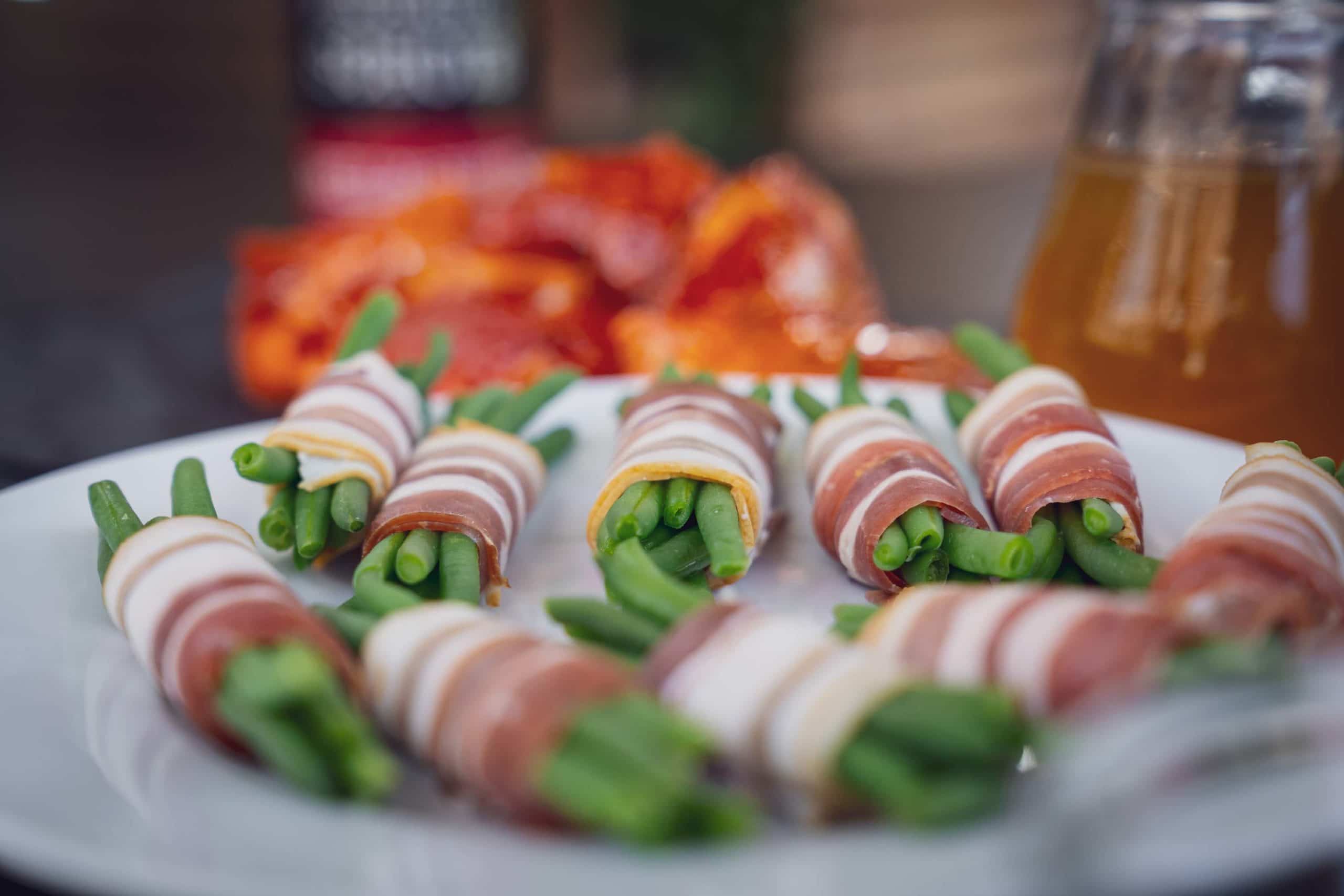 Bohnen im Speckmantel