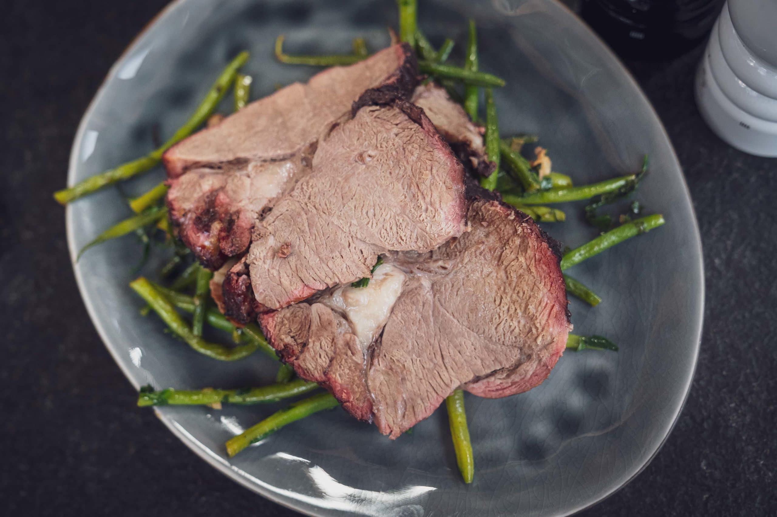Leckerer Lammbraten vom Grill