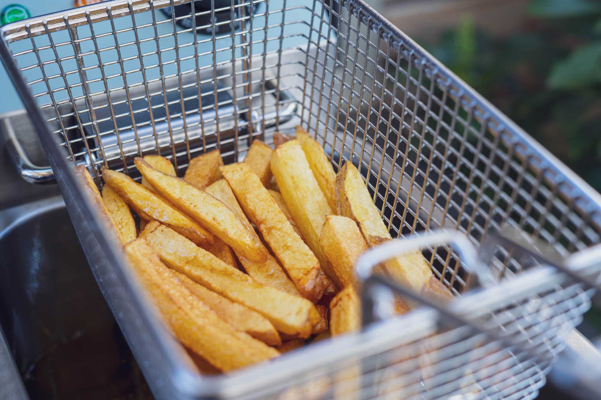 Pommes selber machen & frittieren: So geht's!