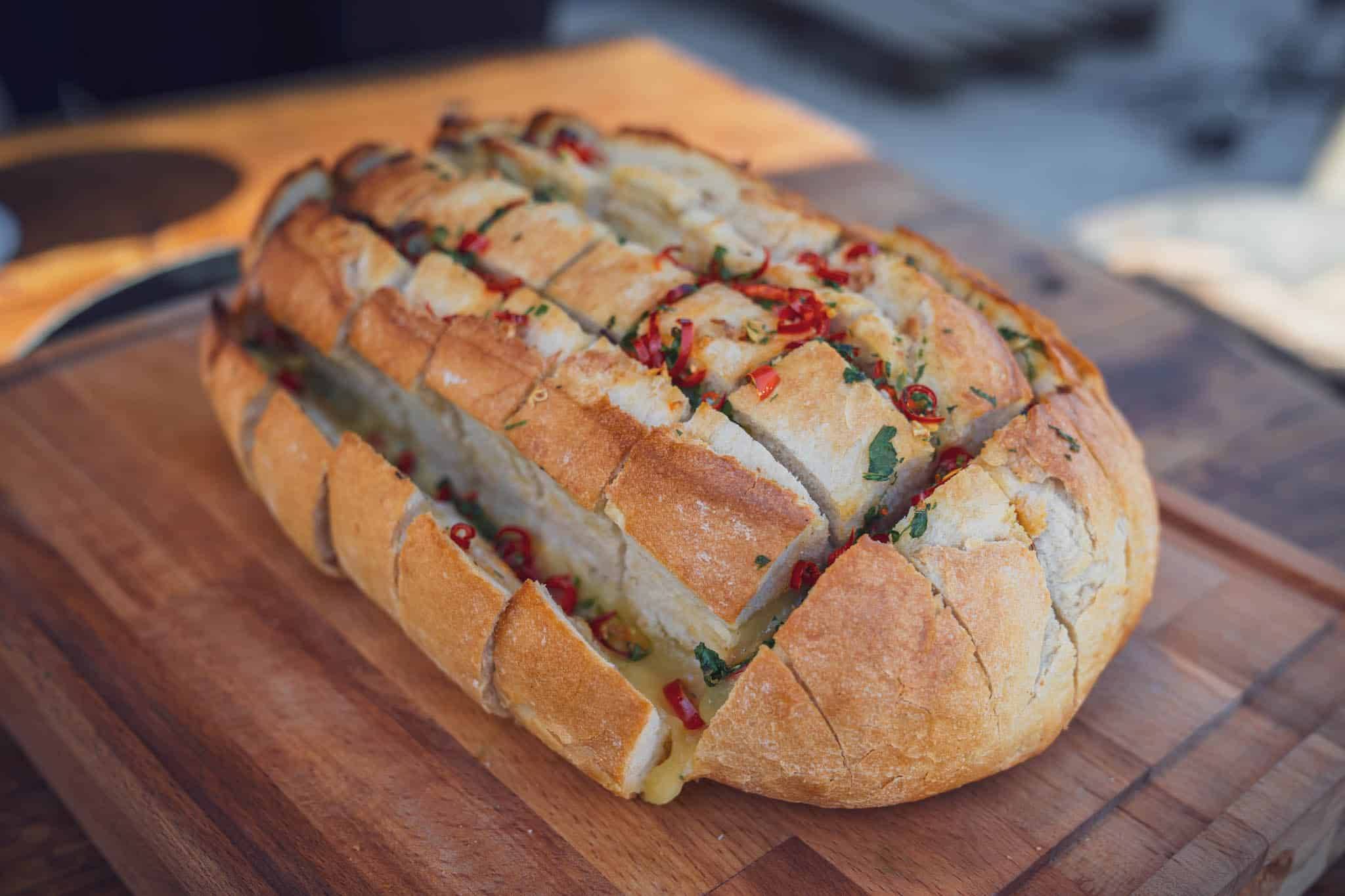 Zupfbrot: Gefülltes Brot zum Grillen