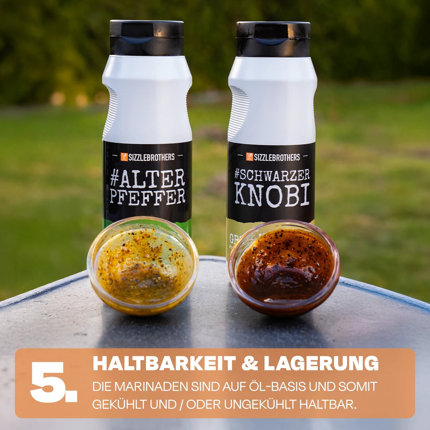 Zwei Gläser mit Pfeffer- und Knoblauchmarinade, Text: Haltbarkeit & Lagerung.