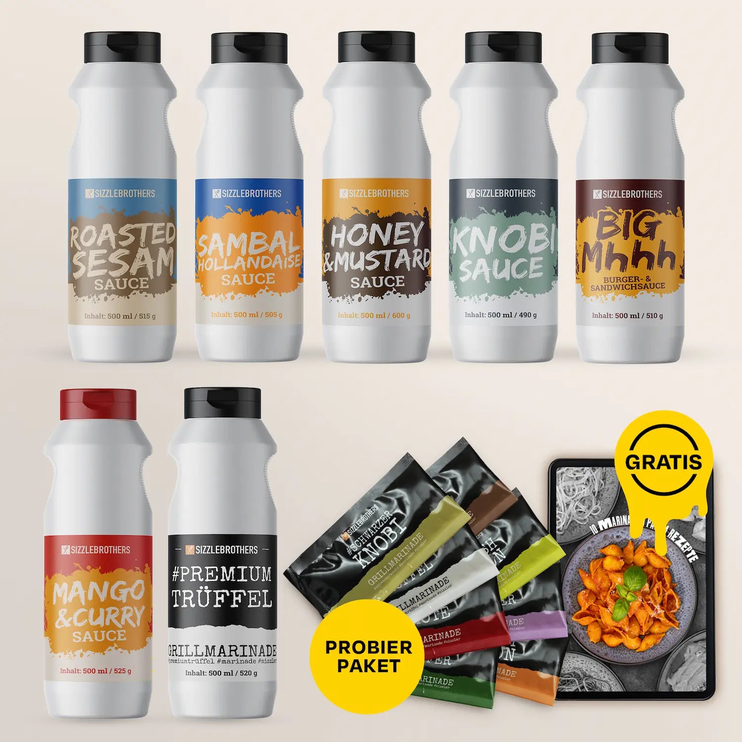 Sieben Saucenflaschen und Probierpaket mit gelbem Kreis, der 'GRATIS' und 'PROBIER PAKET' zeigt.