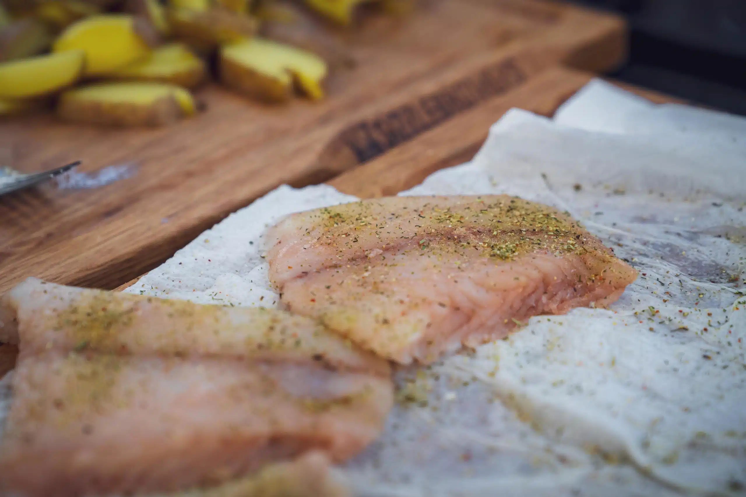 Gewürzter Fisch für Fish and Chips