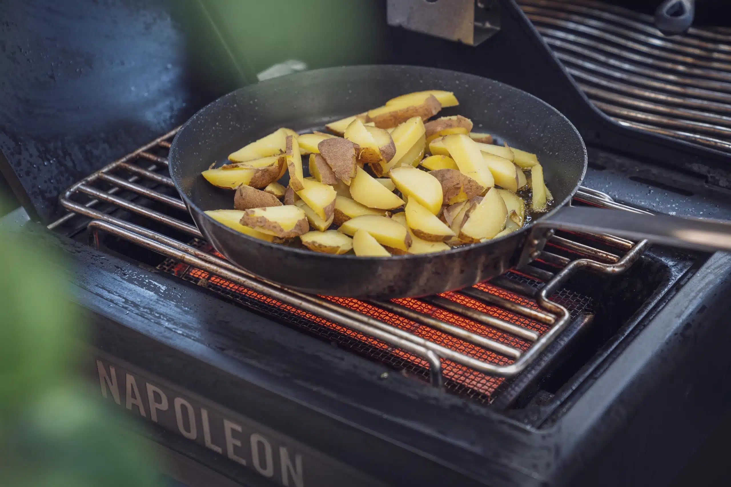 Kartoffeln werden angebraten