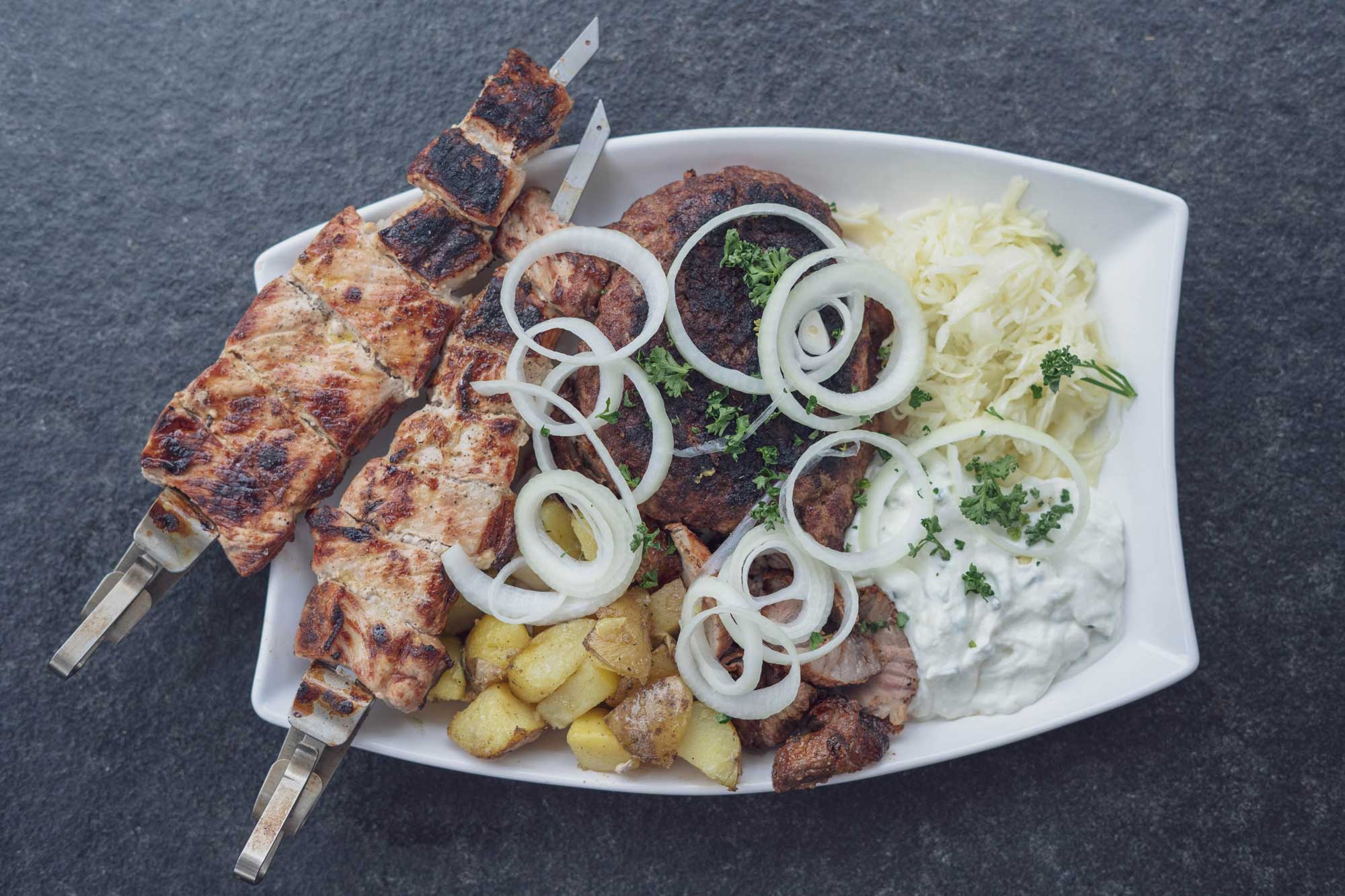 Souvlaki Rezept - Griechischer XXL Grillteller
