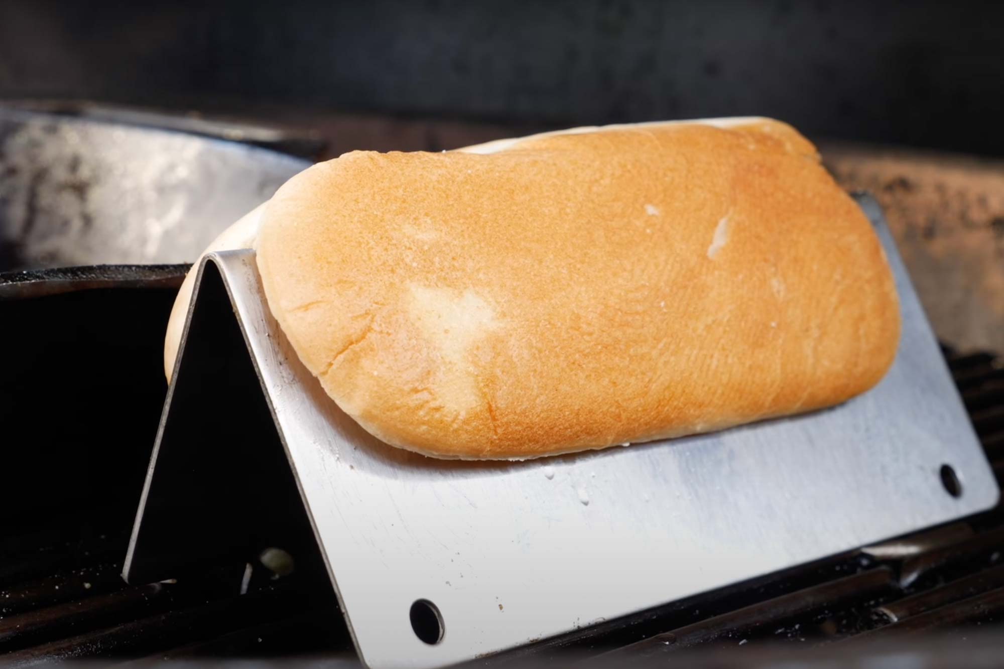 Hot Dog Brötchen werden erwärmt