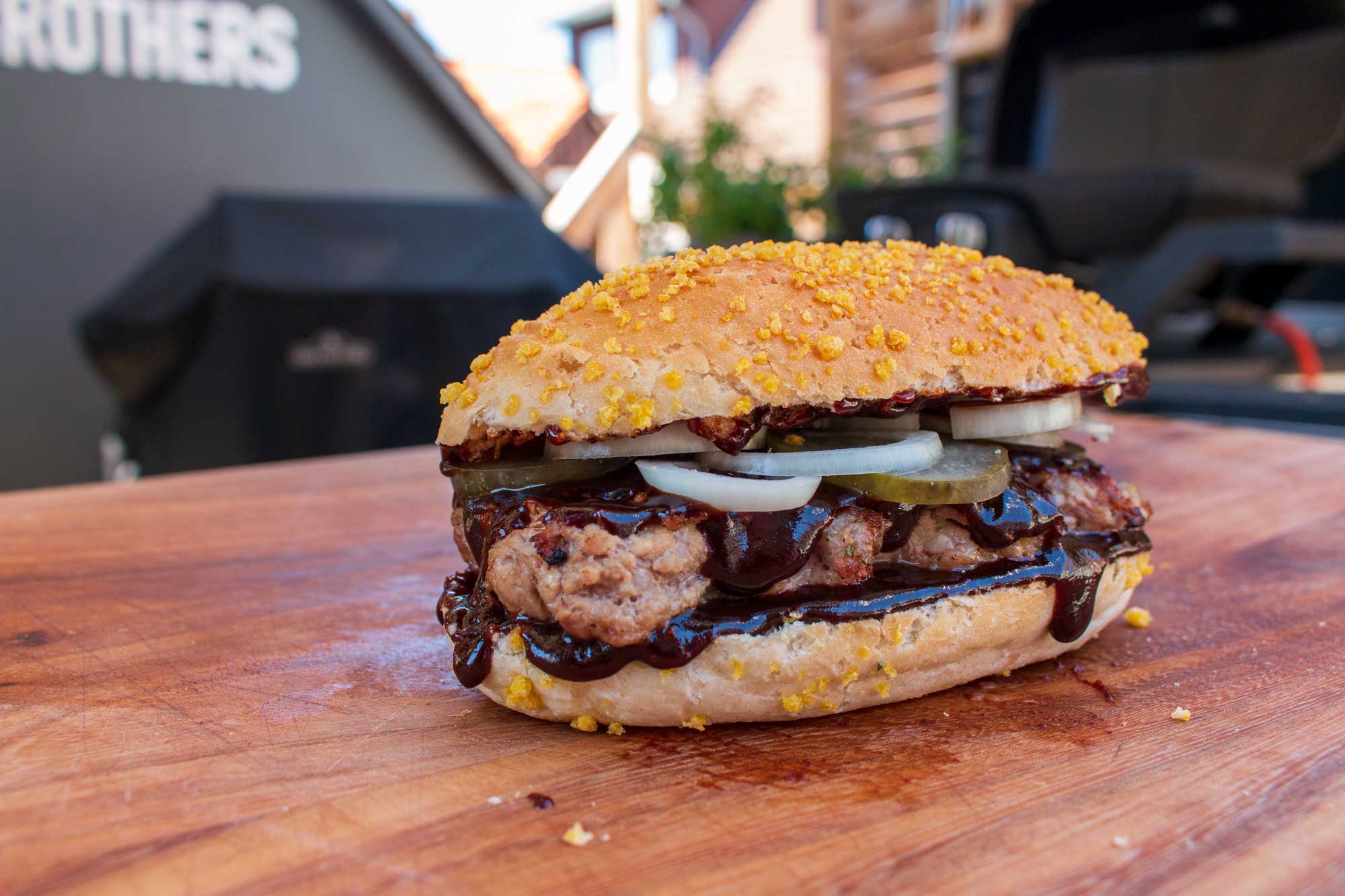 Mc Donalds Mc Rib Burger selbst gemacht und fertig angerichtet