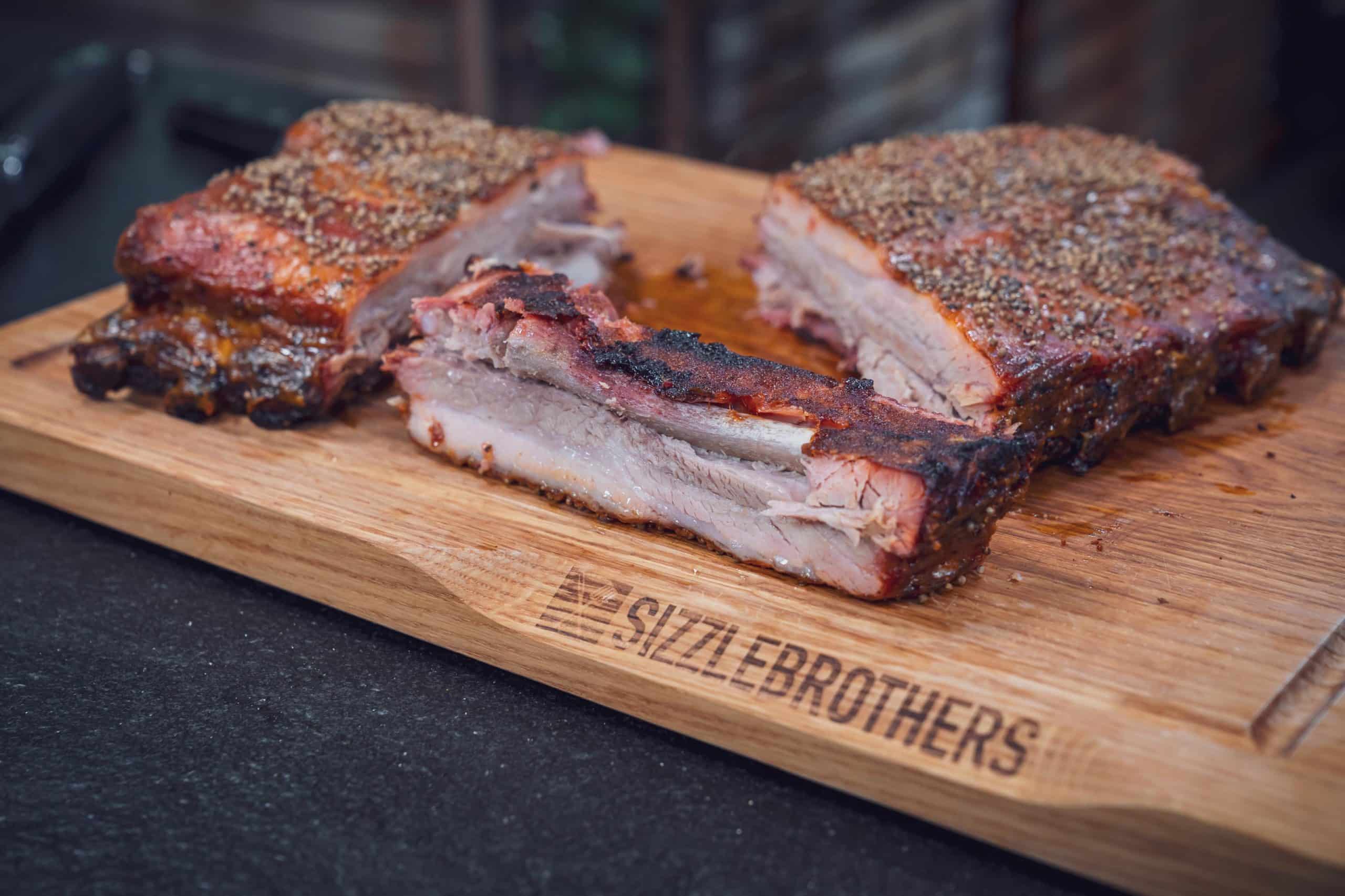 Fertige Rippchen vom Smoker