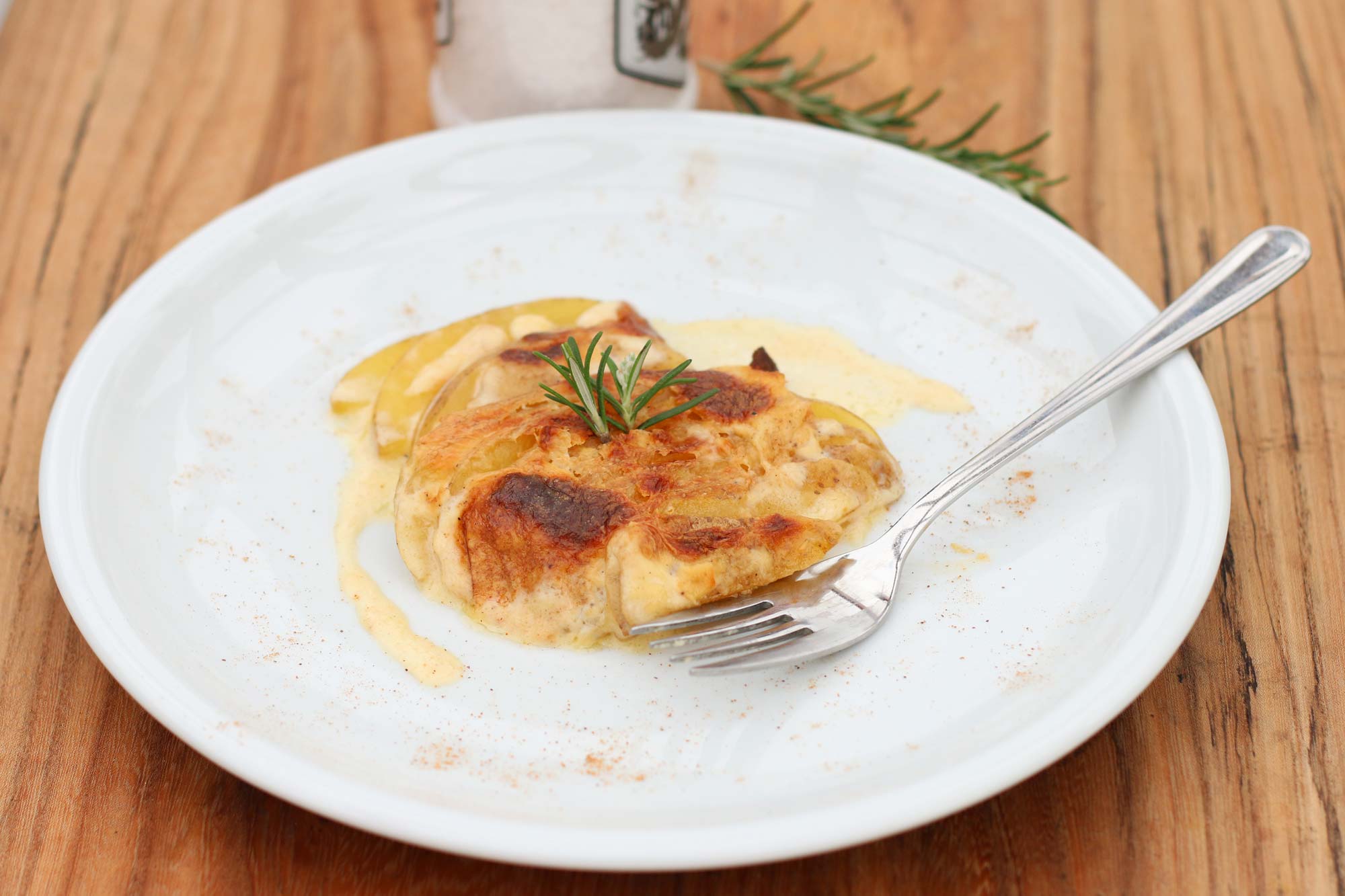 Leckeres Kartoffelgratin angerichtet