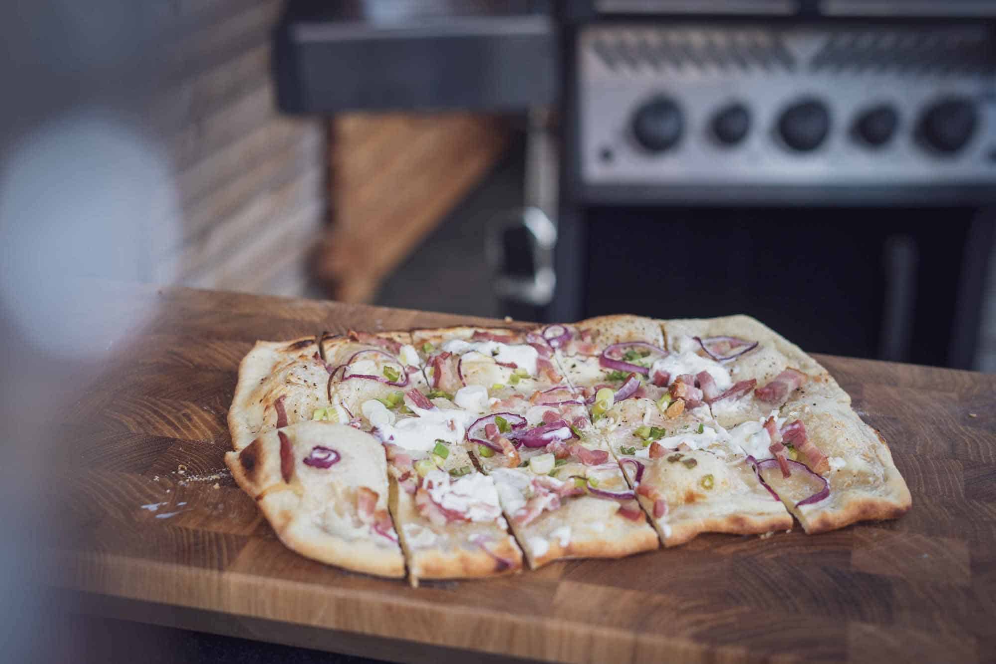Flammkuchen vom Gasgrill