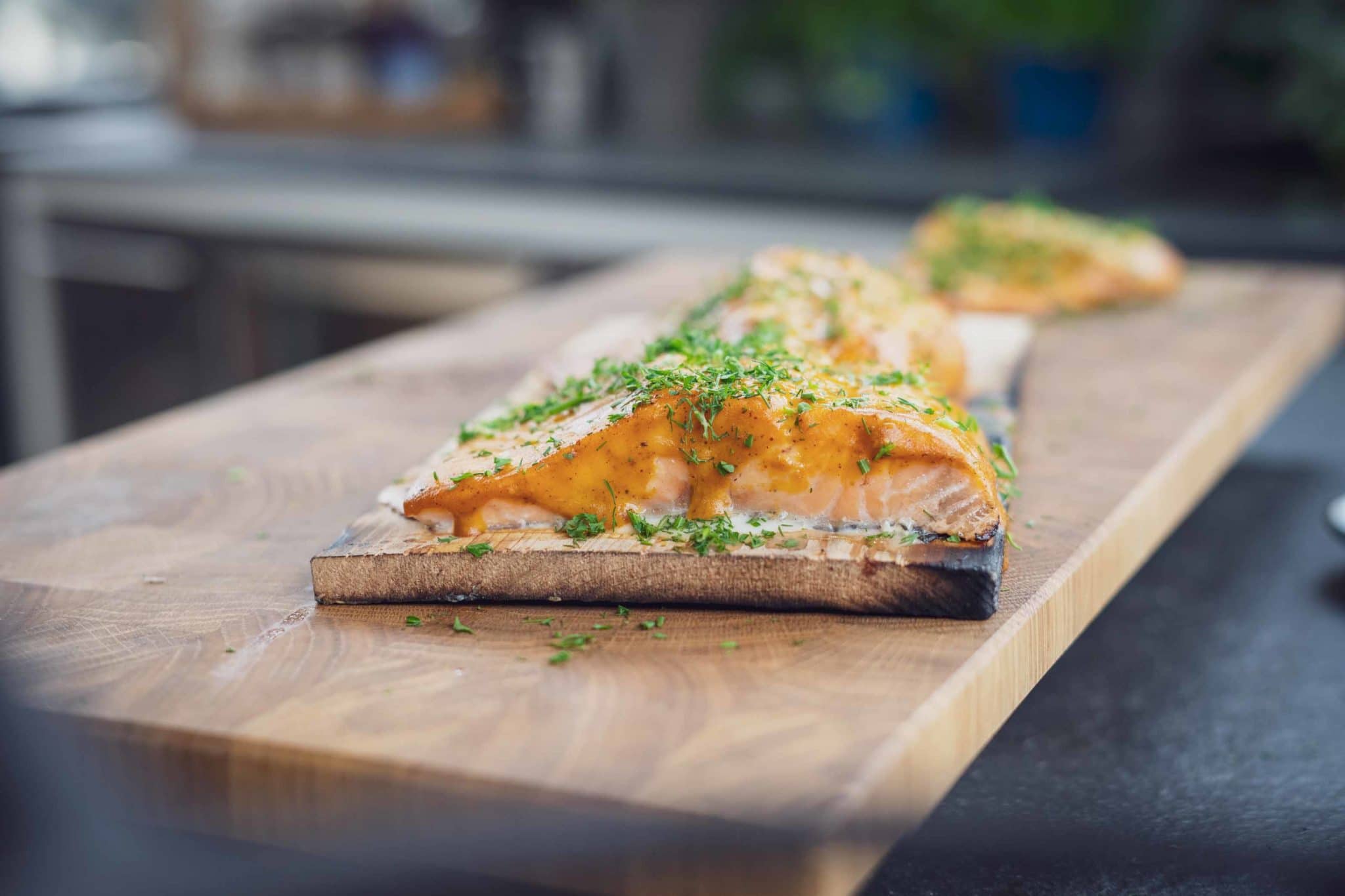 Lachs mit Honig-Senf-Glasur
