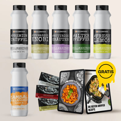 Acht Flaschen Grillmarinade und Saucen, daneben Rezeptkarten mit gelbem 'Gratis'-Sticker.