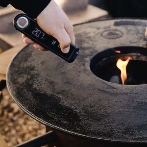 Infrarot Einstich Thermometer im Einsatz