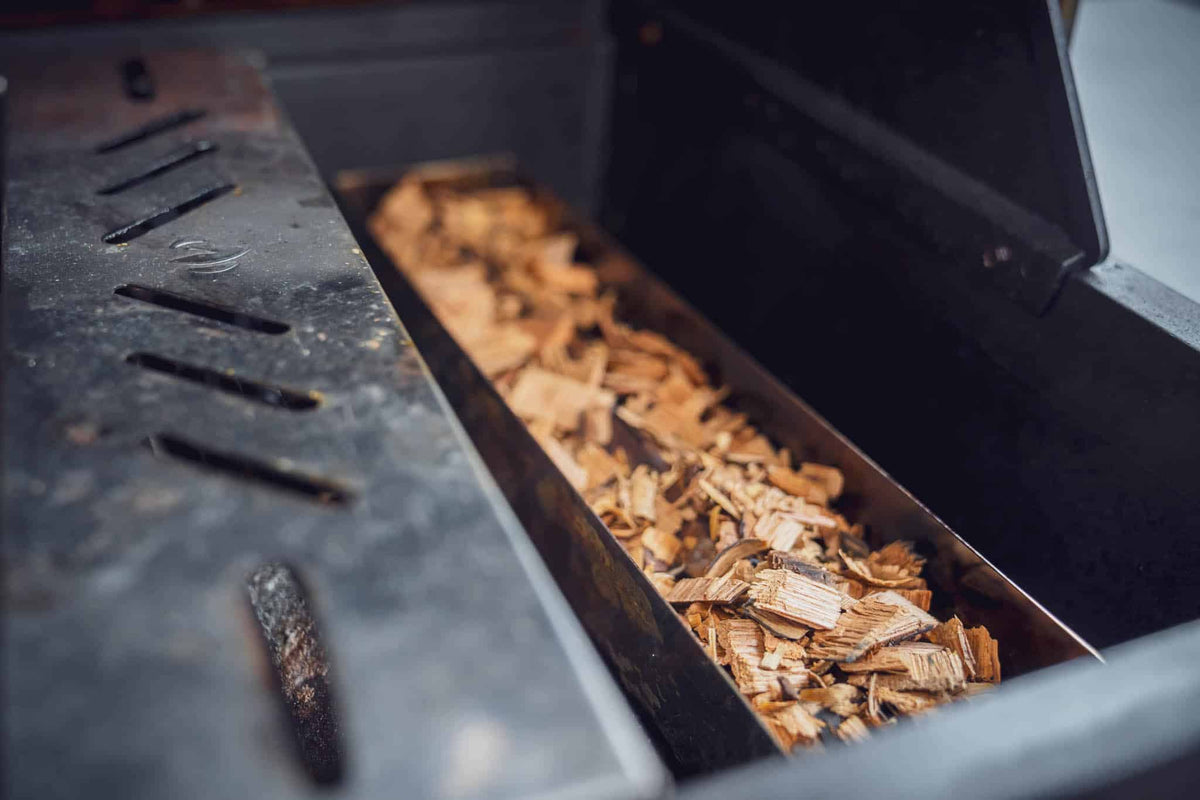 Spareribs im Gasgrill grillen: Saftige Rippchen in 3 Stunden!