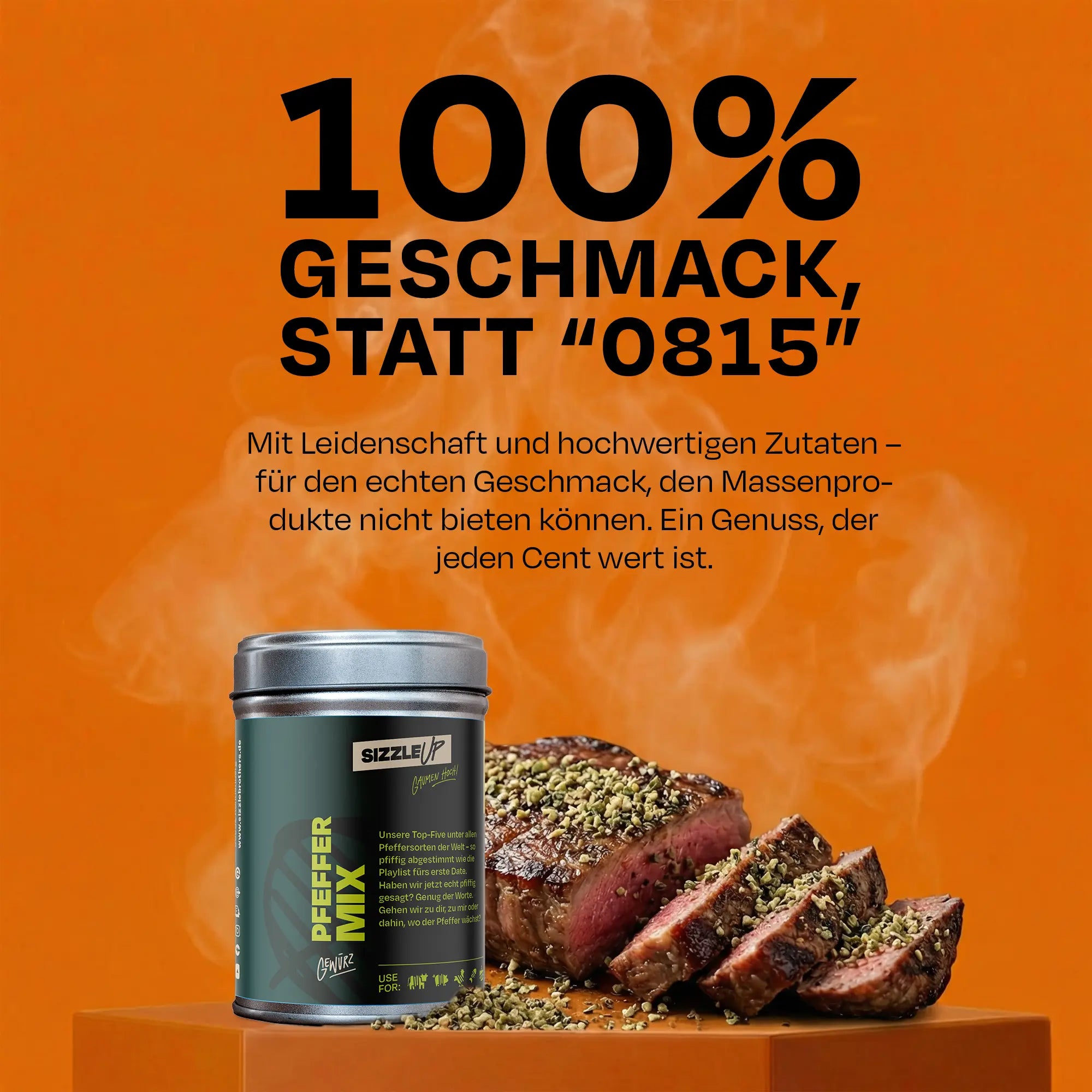 Text "100% Geschmack, statt '0815'" über Pfeffermix-Dose und geripptem Fleisch.