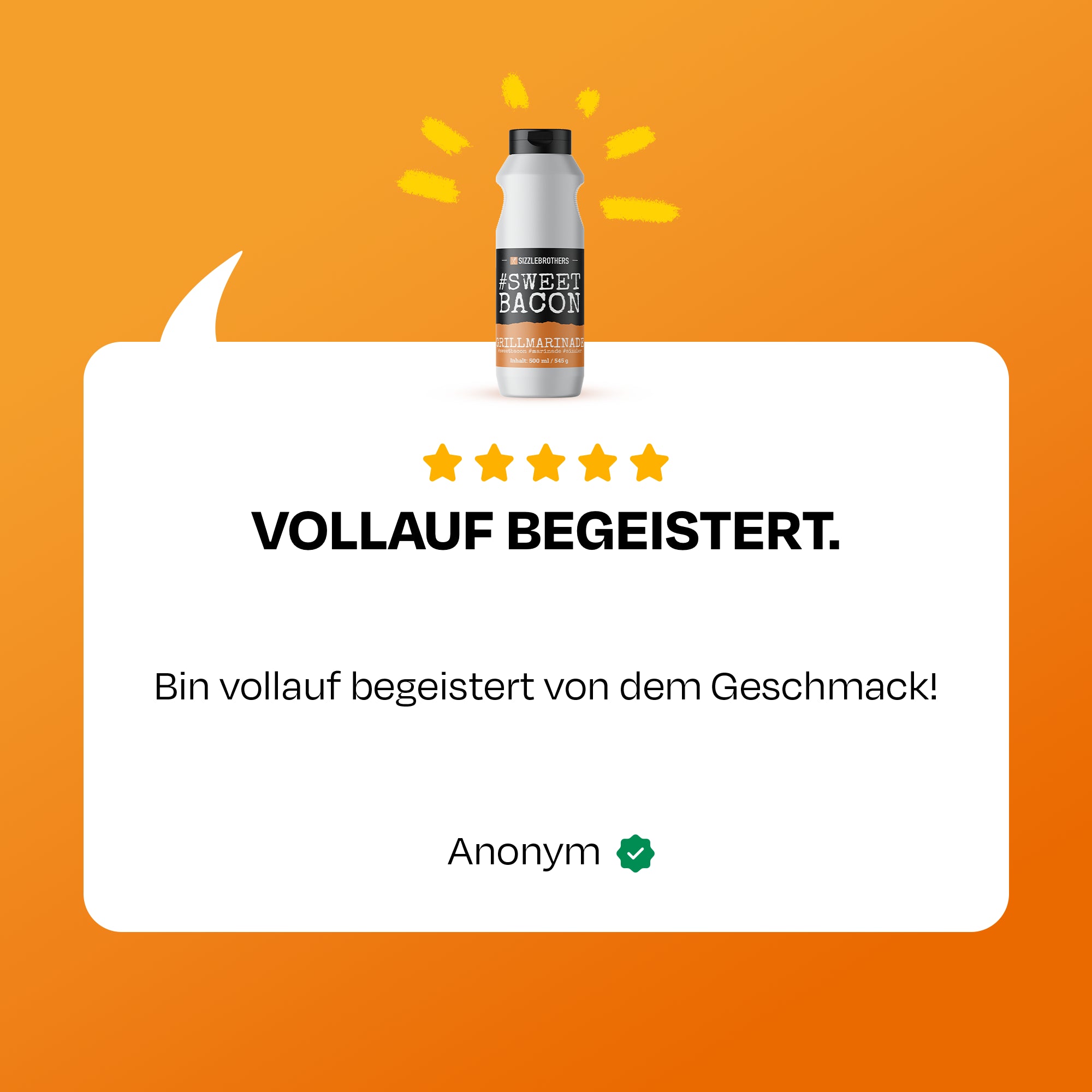Flasche vor orangefarbenem Hintergrund mit Text: VOLLAUF BEGEISTERT, Anonym.