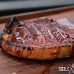 Frische Kruste am fertigen Smoker Steak