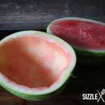 Ausgehöhlte Wassermelonenhälfte