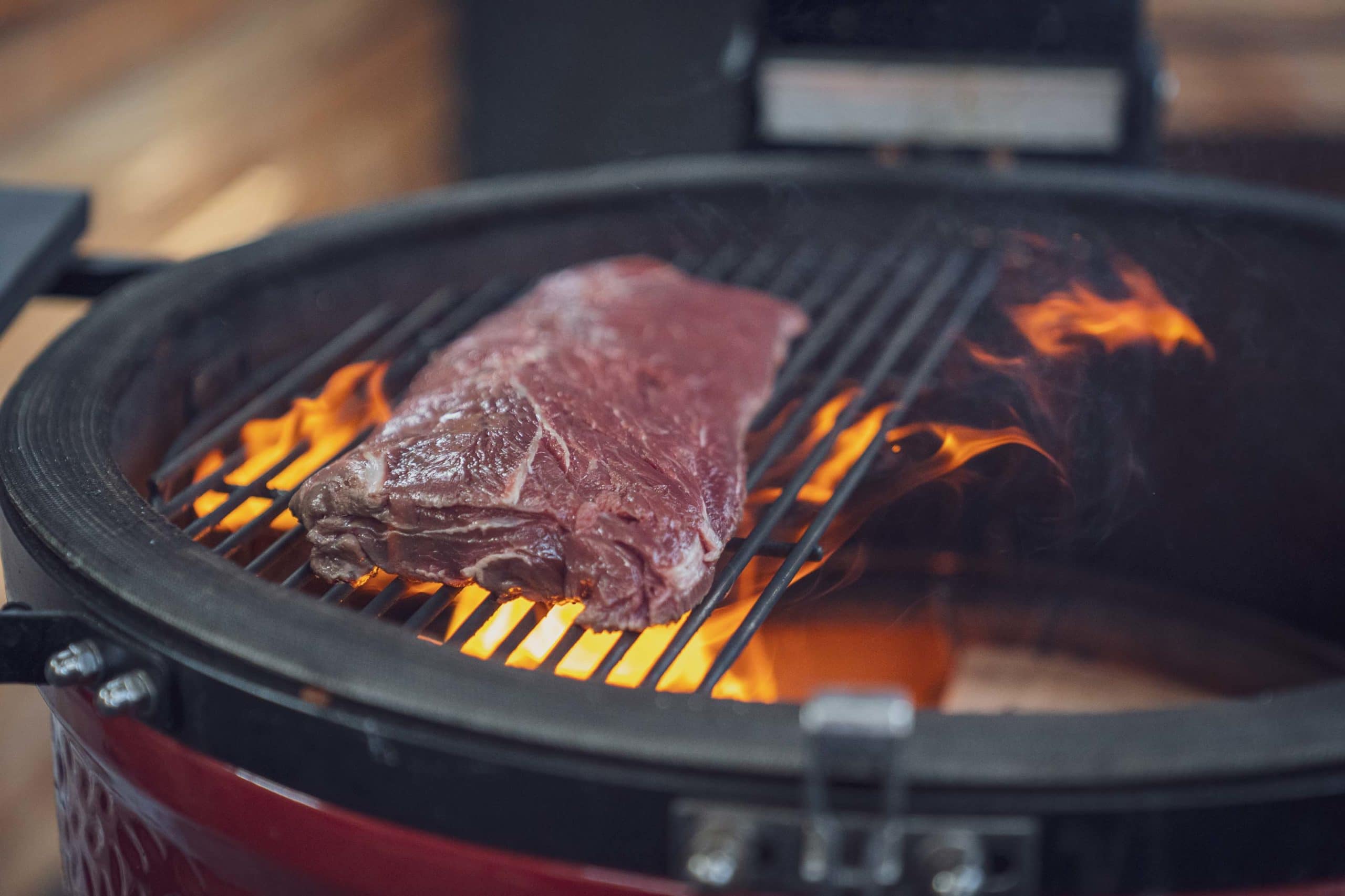 Smoke Sear Steak auf der Flamme
